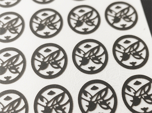 Renforcer la fabrication avec un contrôleur de découpe laser intelligent